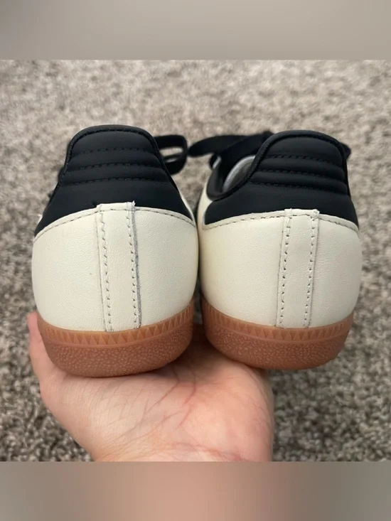 LIKE NEW Women’s Samba OG Shoes (Cream White/Black/Sand) Size 5 - Picture 6 of 8